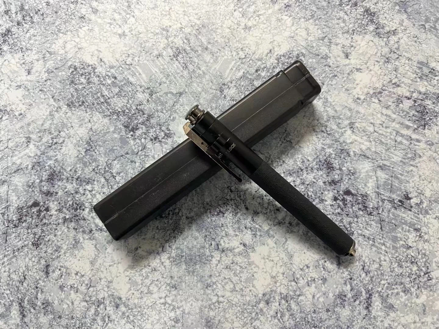 16inch spring batons (5) 16inch spring batons (5)
